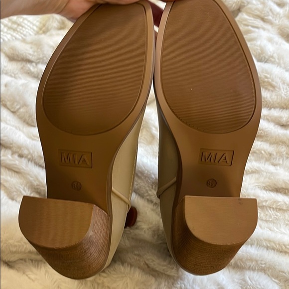 MIA Women's Cream Western Ankle Boots - Picture 2 of 3